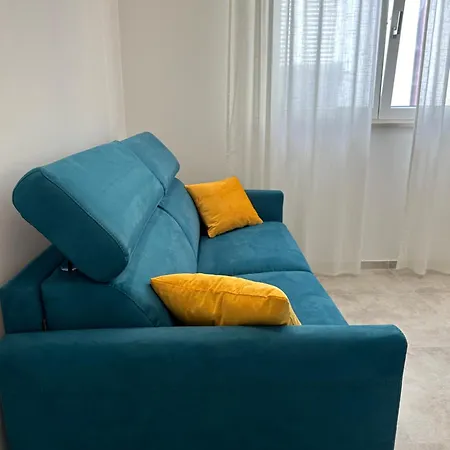 アパート Casa Mau チヴィタノーヴァ・マルケ